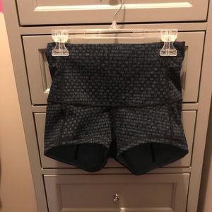 Lululemon booty shorts
